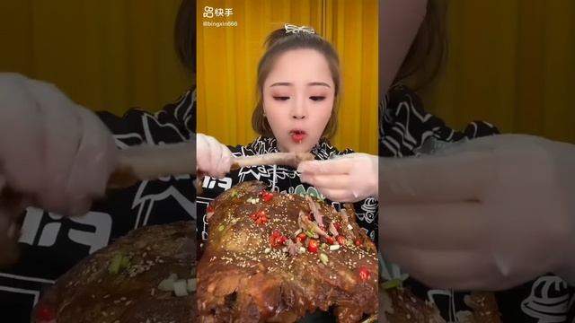 КИТАЙЦЫ ЕДЯТ НА КАМЕРУ /АСМР ЕДА... ??? смотреть онлайн