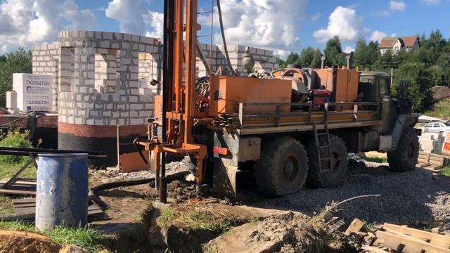 Мистолово, Всеволожский район, Ленинградская область. Глубина скважины 69 метров, дебит 2,5 м3/ч. смотреть онлайн