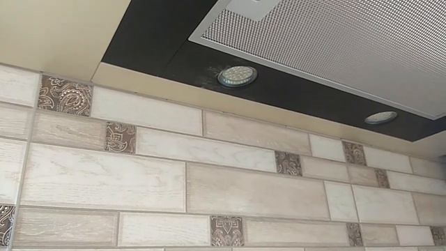 ж/к Днепровская Брама. Шкафы-купе встроенные.Кухня угловая с крашенными фасадами. смотреть онлайн