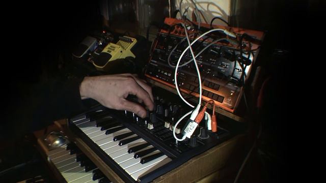 Lock-down synth jam (Patchwork) смотреть онлайн