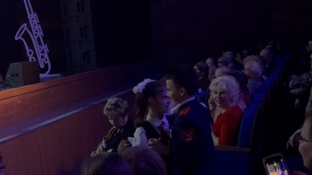 Федор Нарижний с прекрасной Таисией станцевали на концерте группы «Гран-при" смотреть онлайн