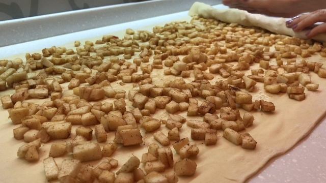 булочки с яблоком