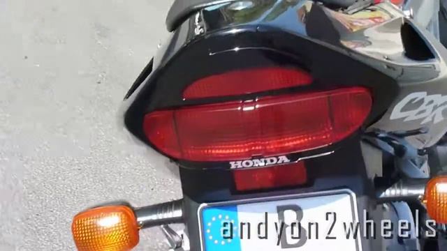Honda CBR900RR SC33/98 Reveal смотреть онлайн