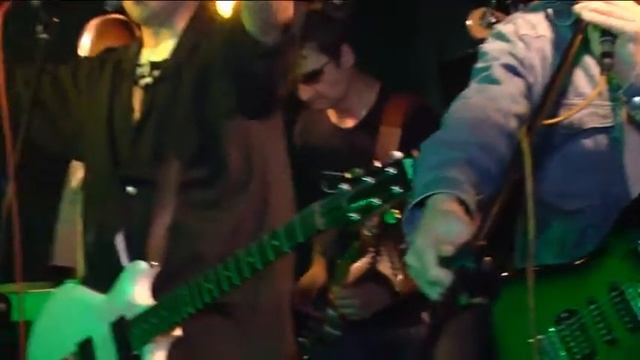 ВОРОБЬИ-ДЕБИЛЫ ЦОКОЛЬ 20.08.2013 смотреть онлайн