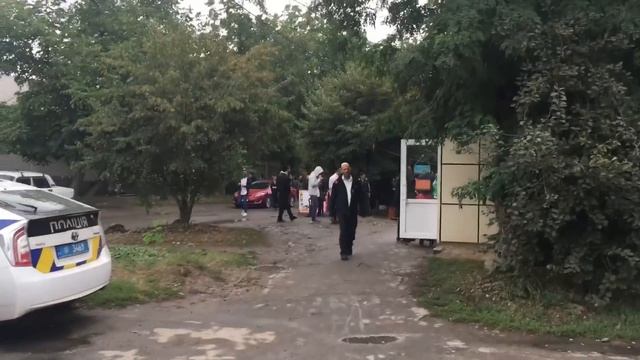 Поехал на заработки в Украину. По дороге заехал в Умань посмотреть что там. смотреть онлайн