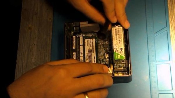 Intel Nuc BOXNUC8i3BEH2 Adding SSD