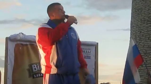 Игорь Чугунный сворачивает в трубку сковороду смотреть онлайн