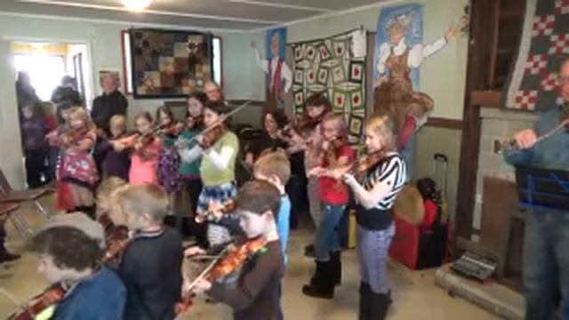 2013 Apple Festival Bobbing for Apples Jig смотреть онлайн