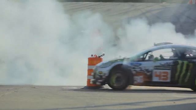 DC SHOES : KEN BLOCK GYMAKHANA FIVE (short remix) HQ. смотреть онлайн