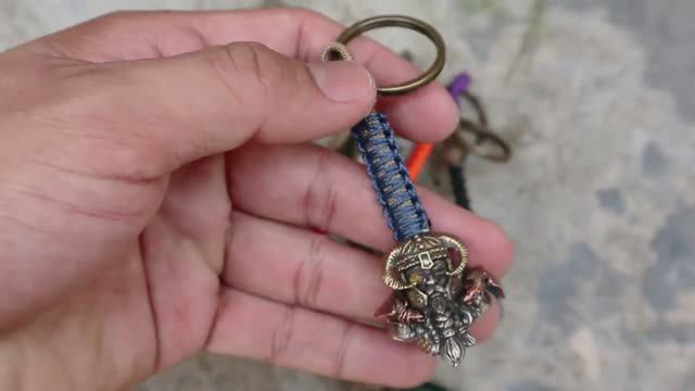 КАК СДЕЛАТЬ БРЕЛОК ИЗ ПАРАКОРДА В ВИДЕ УЗЛА КОБРЫ С БУСИНКОЙ + БРЕЛОК ДЛЯ КЛЮЧЕЙ, смотреть онлайн