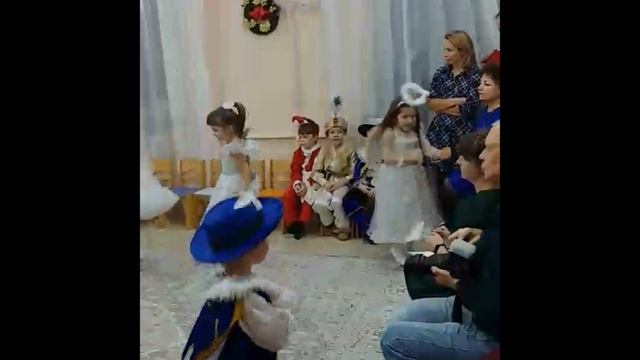 Новогодний утренник в детском саду, Одесса, декабрь 2019 года смотреть онлайн