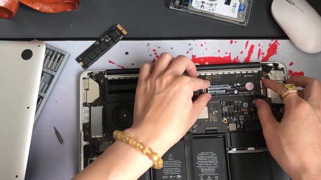 Nâng cấp ổ cứng cho Macbook Pro 2015 13 Inch смотреть онлайн