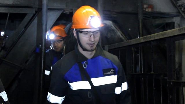 Хоккейная команда «Сарыарка» посетила с экскурсией шахту имени Костенко смотреть онлайн