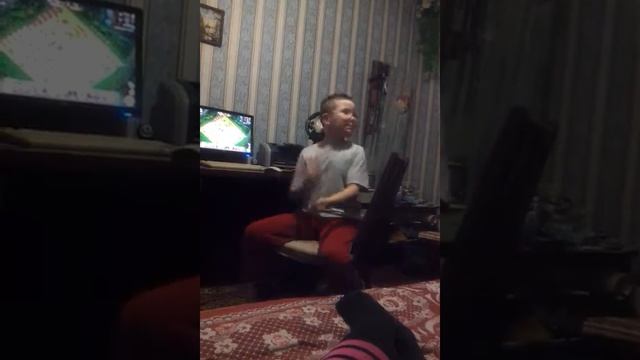 Круто читает стихи)) смотреть онлайн