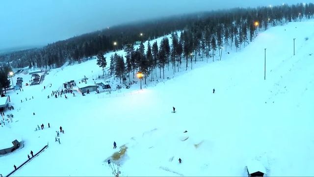 Город Рованиеми в Финляндии на новый год, съемка с квадрокоптера. Aerial view of Rovaniemi, Finland смотреть онлайн