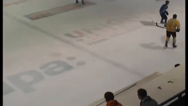 Szabó András leütközése 11.02. Sapa Fehérvár AV19 - Fenestela Brassó 2-1 h.u. смотреть онлайн
