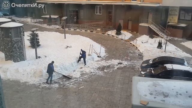 Своеобразная уборка снега смотреть онлайн