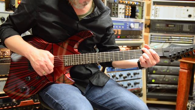 Line 6 Variax Shuriken SR250 OR (no talking) смотреть онлайн