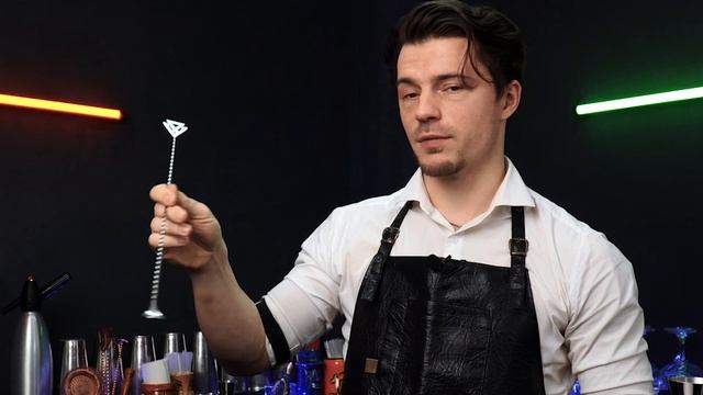 Топ годных трюков с барными ложками для самых ленивых | Tricks with bar spoon смотреть онлайн
