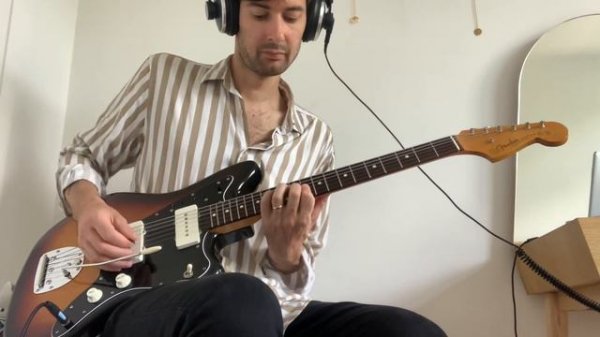 Fender Jazzmaster VS Telecaster