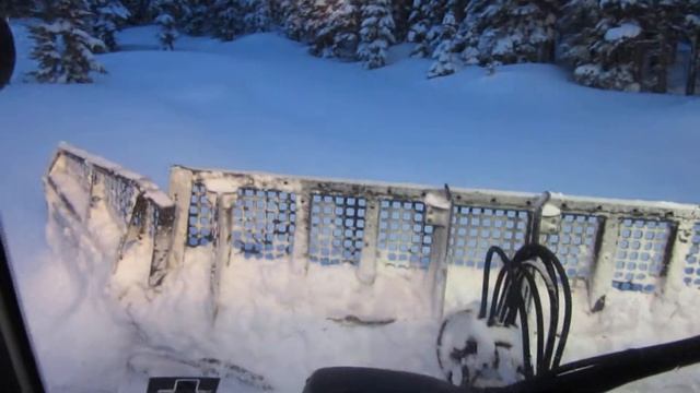 SnowCat Operations - Whistler Mountain Moments. Snow Grooming. Symphony Area. смотреть онлайн