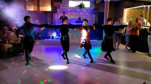 Жгучая лезгинка квартета из Осетии «Алания» – Глаз не оторвать