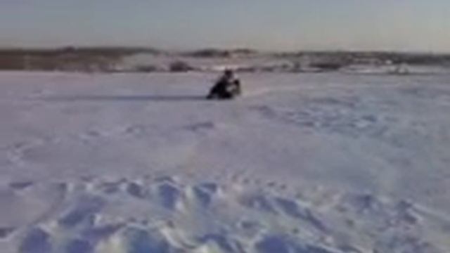Девушка на снегоходе смотреть онлайн