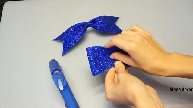 Как сделать НОВОГОДНИЙ БАНТ за 1 минуту из глиттерного фоамирана, DIY смотреть онлайн