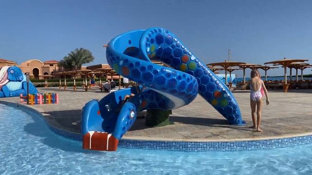 Charmillion Gardens Aqua Park замечательный аквапарк для деток.? серия 1 смотреть онлайн