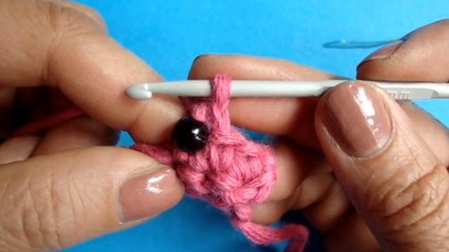 1 - How to Croсhet with beads Вязание с бисером Урок 1 смотреть онлайн
