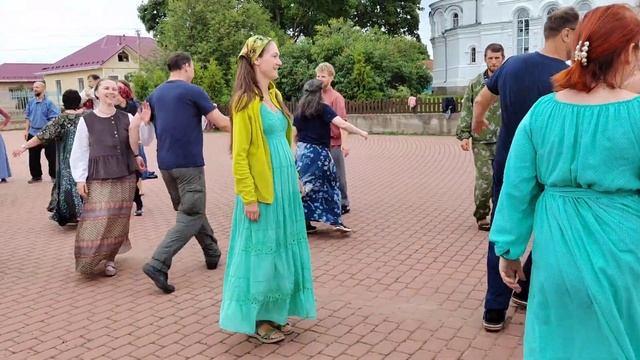 Гуляние в д. Ветвеник. Балалайка и гармонь. Игры, Кадриль и Песни. смотреть онлайн