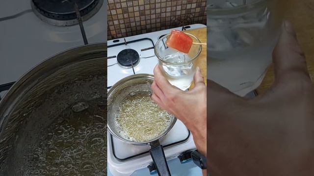 Стеклянные фрукты. Стеклянный арбуз #необычно #вкусныерецепты #арбуз #деревенскаяжизнь #фрукты смотреть онлайн