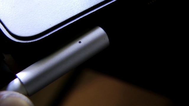 How to Spot A Fake Macbook Magsafe Charger смотреть онлайн