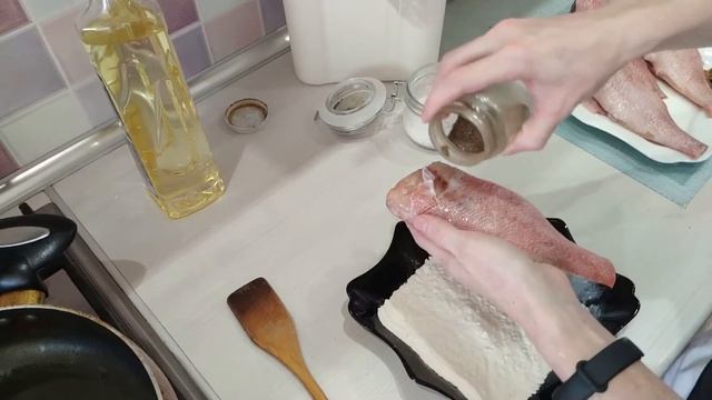 Как приготовить морского окуня! Жареный морской окунь! смотреть онлайн