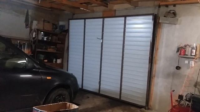 Гаражные ворота ( подъёмно-поворотно-подвесные).. смотреть онлайн