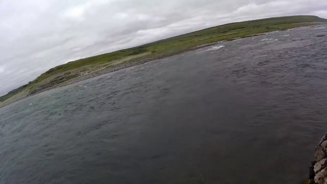 Зверюга клюнул! Рыбалка в Воркуте на реке Кара! смотреть онлайн