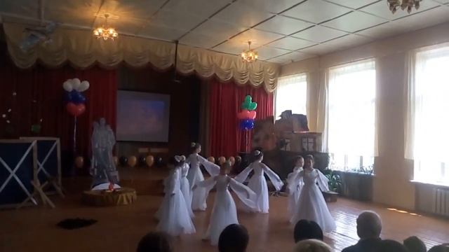 Детский хореографический ансамбль Арабеск-М, "Журавли". Лицей 8 Махачкала 7 мая 2016г. смотреть онлайн