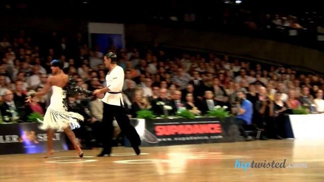 Nino Langella - Kristina Moshenskaya, GOC Stuttgart 2012, WDSF Grand Slam latin, final - chachacha смотреть онлайн