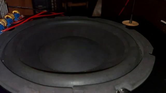 Как играет сабвуфер BBK на замедленной сьемке в 960 кадров смотреть онлайн