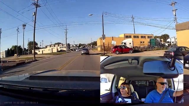 3 dumbass drivers in one day. смотреть онлайн