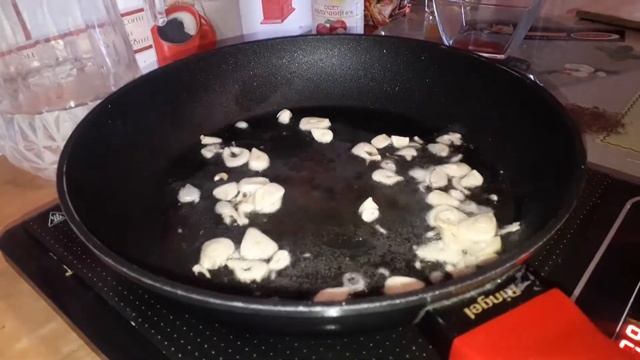 Ароматные Свиные Ребрышки с Домашним Соусом Барбекю смотреть онлайн