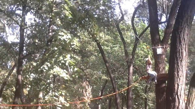 Мои внучки на туристической тропе в парке Глобы (часть 2)