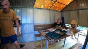 Бригада Ух побеждает Беседку, Надежда принесла новости из Питера, Света'