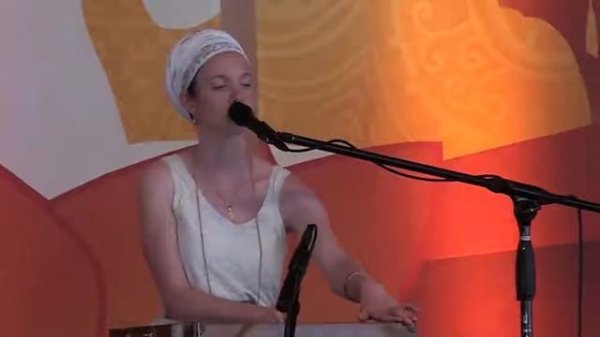Ajeet Kaur Chants Guru Guru Wahe Guru