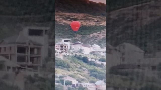 В Дагестане после удара о скалу рухнул воздушный шар / Пострадали 4 человека / Махачкала / Тарки-Та смотреть онлайн
