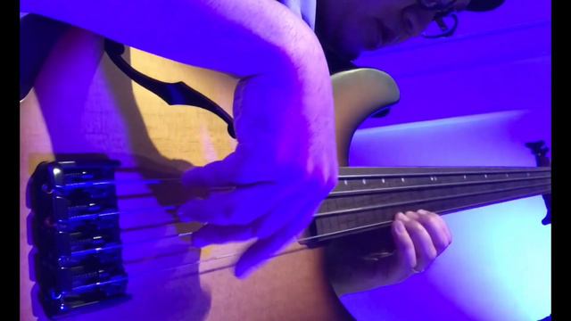 フレットレス Ibanez SRH500F смотреть онлайн