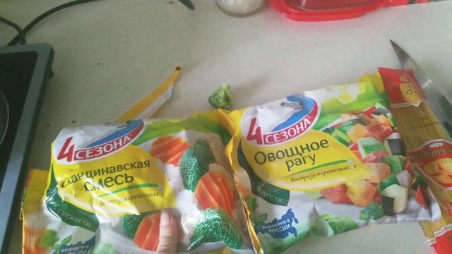 Весь день готовлю. И Аленка повар. Семейный влог. Будни мамы. смотреть онлайн