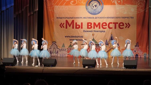 Ансмаль ”Подружки” образцового коллектива эстрадной песни ”Шанс” - Тучка (В.Рукавишников) смотреть онлайн