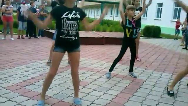 Девочки отряда((ДиНаМиТ)) смотреть онлайн