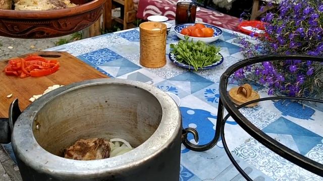 ЧАХОХБИЛИ в скороварке СССР на костре смотреть онлайн
